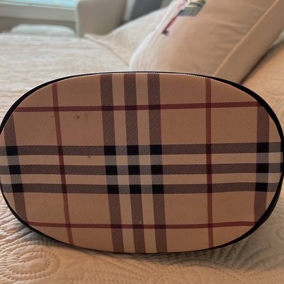 𝐏𝐥𝐚𝐢𝐝👜𝐁𝐮𝐜𝐤𝐞𝐭 𝐁𝐚𝐠 - Picture 5 of 7